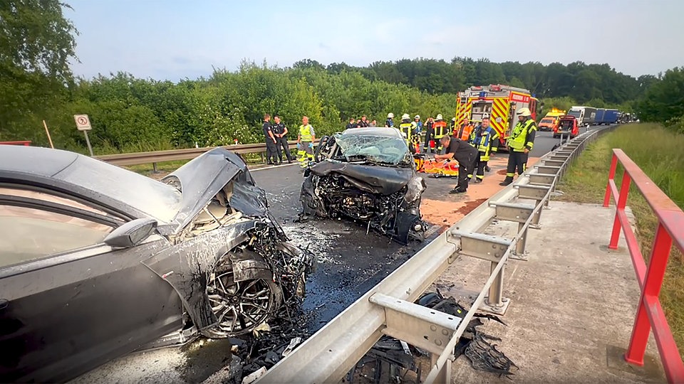 Leinefelde: Woman Dies in Fatal Frontal Crash on B247